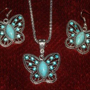 BUTTERFLY Pendant Necklace & Earrings Set ~ New